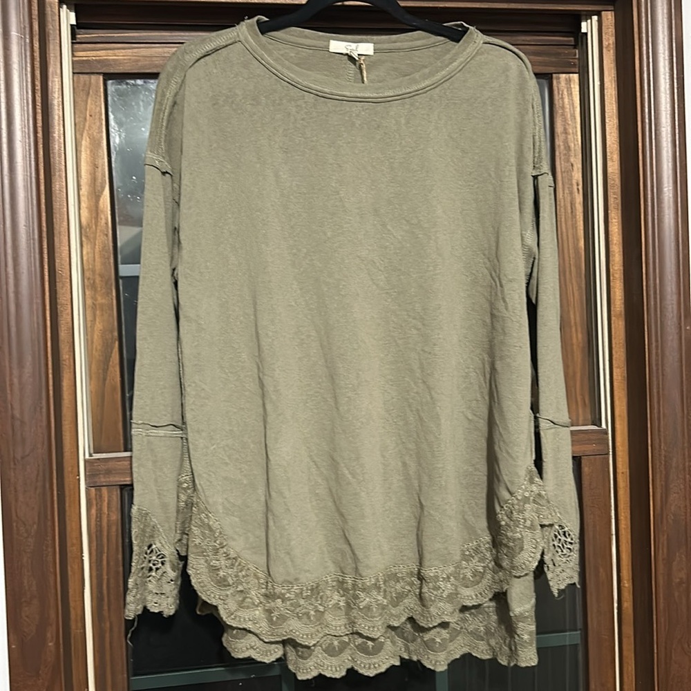 Sweater with lace
